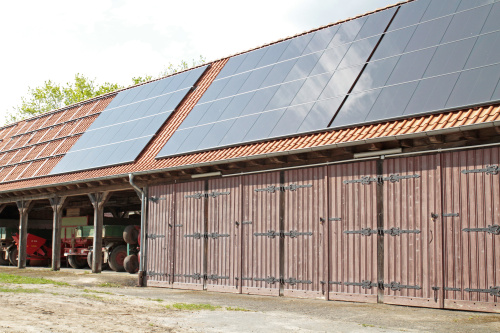 Solarmodule auf Scheune Wasseraufbereitung, Enthärtungsanlagen und weiches und kalkfreies Wasser von Kern Wassertechnik in Mömbris